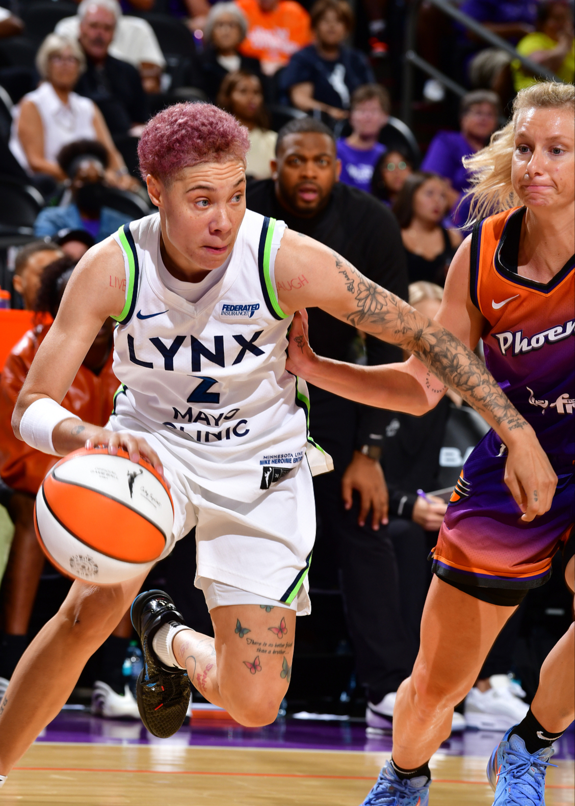 英雄联盟2025总决赛-明尼苏达森林狼训练开放日，集结日手感冰凉引欢呼，NBA总决赛在即，资深球员宣示担当的简单介绍