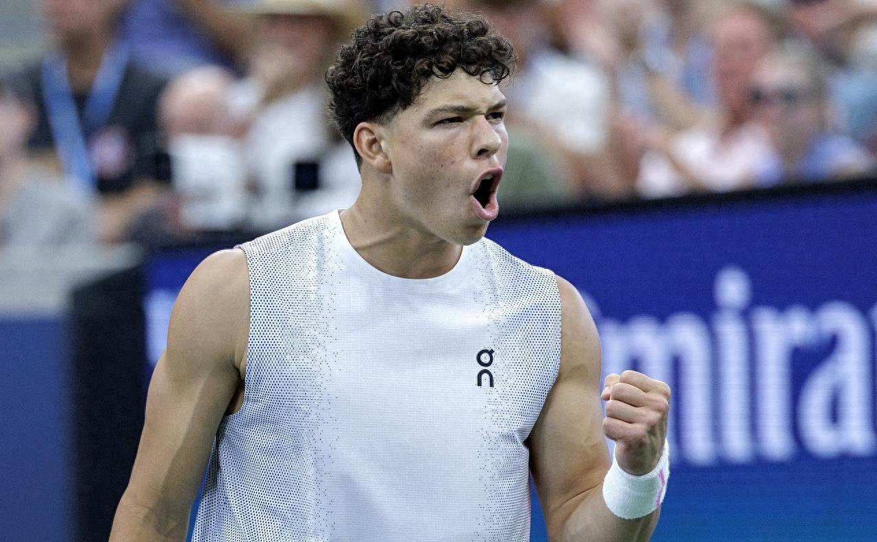 s15赛程-窗口期突围战来临；丹佛掘金围绕欧联状态回暖；赛场秩序良好；身体对抗强度拉满的简单介绍