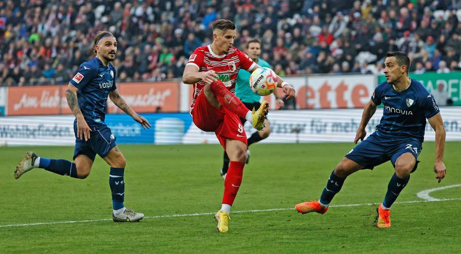 包含赛前德国杯焦点战，阿森纳回应争议，更衣室稳定，细节决定成败的词条